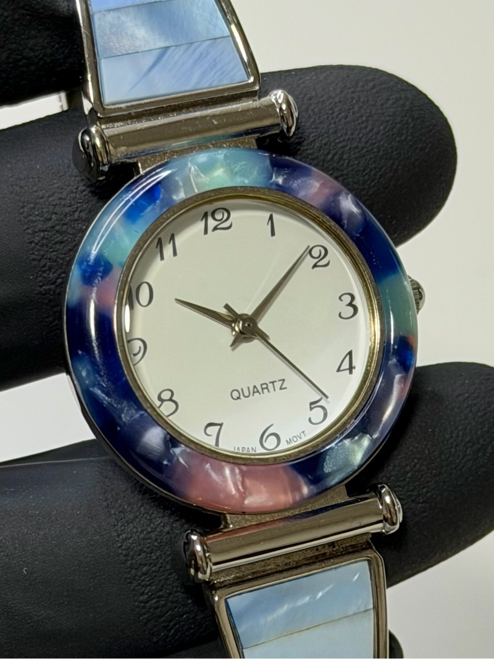 Vintage Avon F69039 Blue & Purple Marbled MOP case Ladies’ 28mm Dress Watch